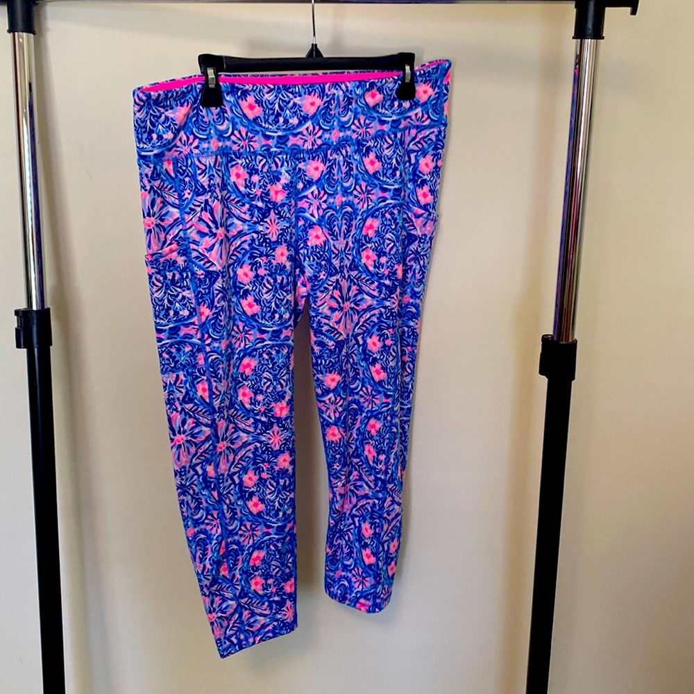 EUC  Lilly Pulitzer XL Luxletic Leggings
